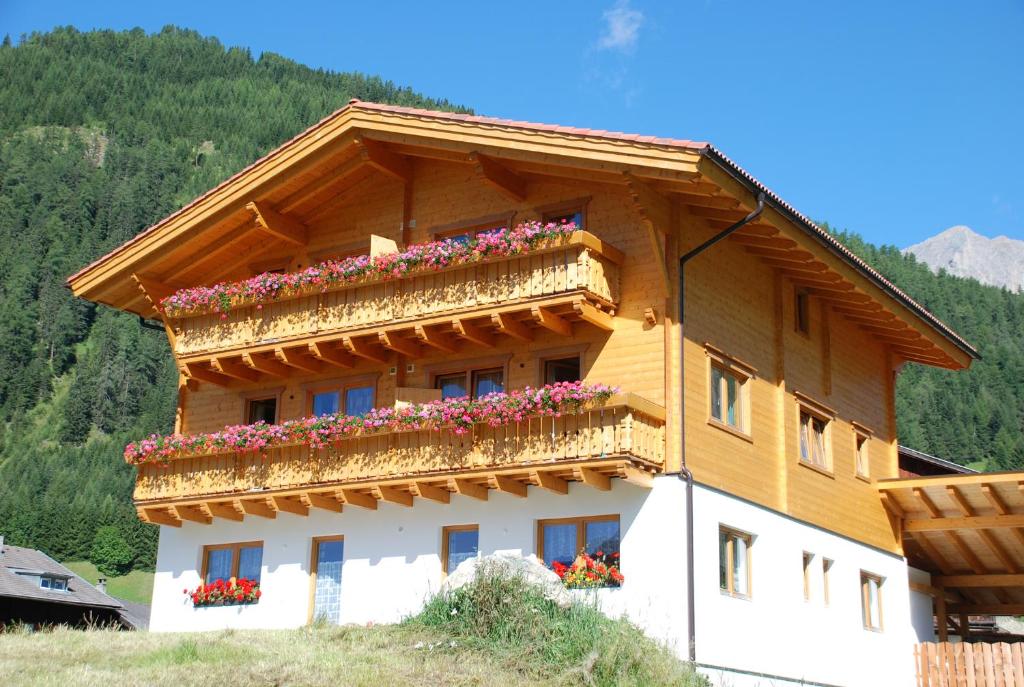 Výhľad na hory alebo výhľad na hory priamo z apartmánu