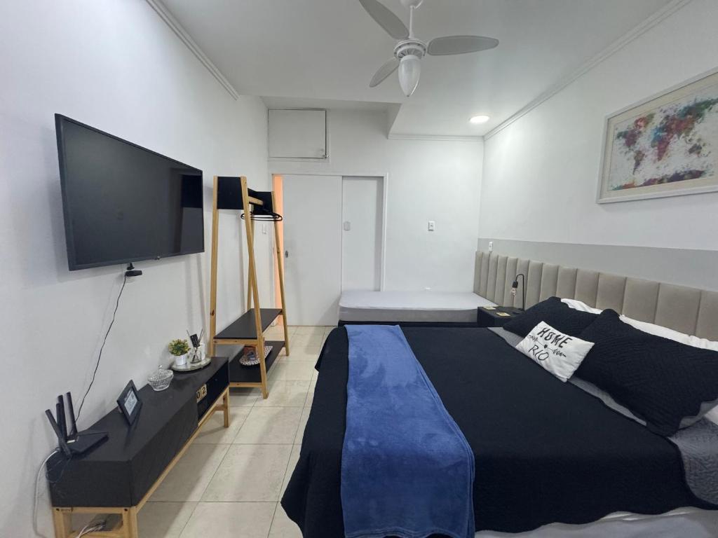 Uma TV ou centro de entretenimento em Home Rio