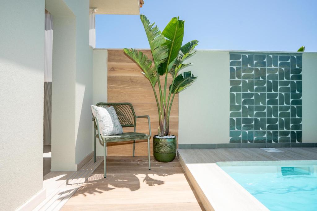 Bazén v ubytování Villa Aman piscina e jacuzzi riscaldata nebo v jeho okolí