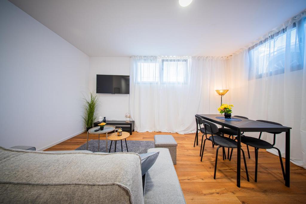 Zagreb 187 - 2 Bedrooms - Parking - New - Apartment - Flexible Keybox Entry - Modern - Monthly Rent - WiFi