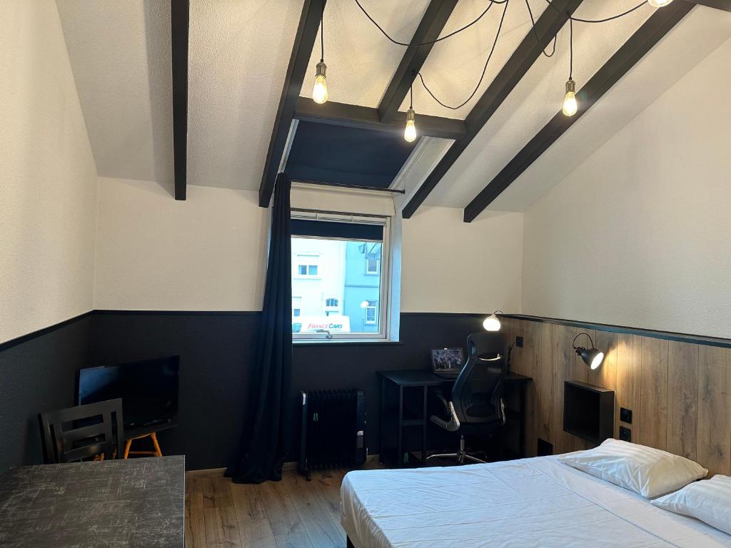 Hotel Porte de France - Self Check In by Homenhancement – photo 10