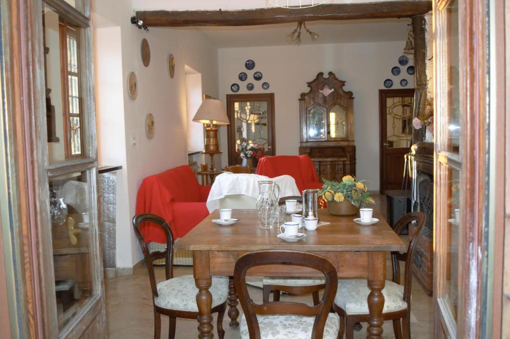 Posedenie v ubytovaní Chalet Villa Ornella