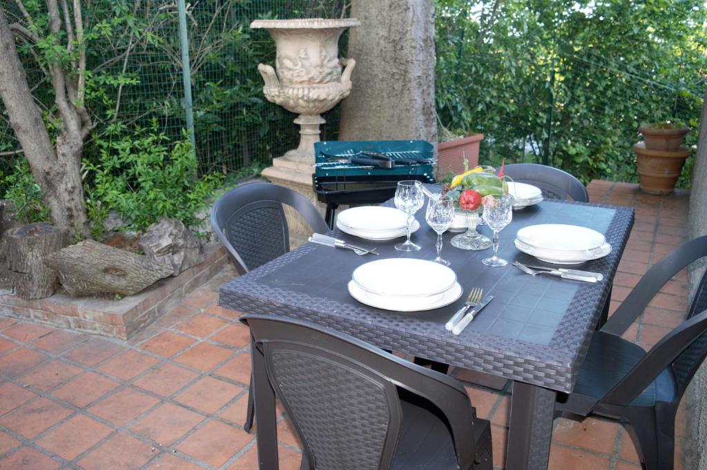 Vonkajšia záhrada v ubytovaní Chalet Villa Ornella