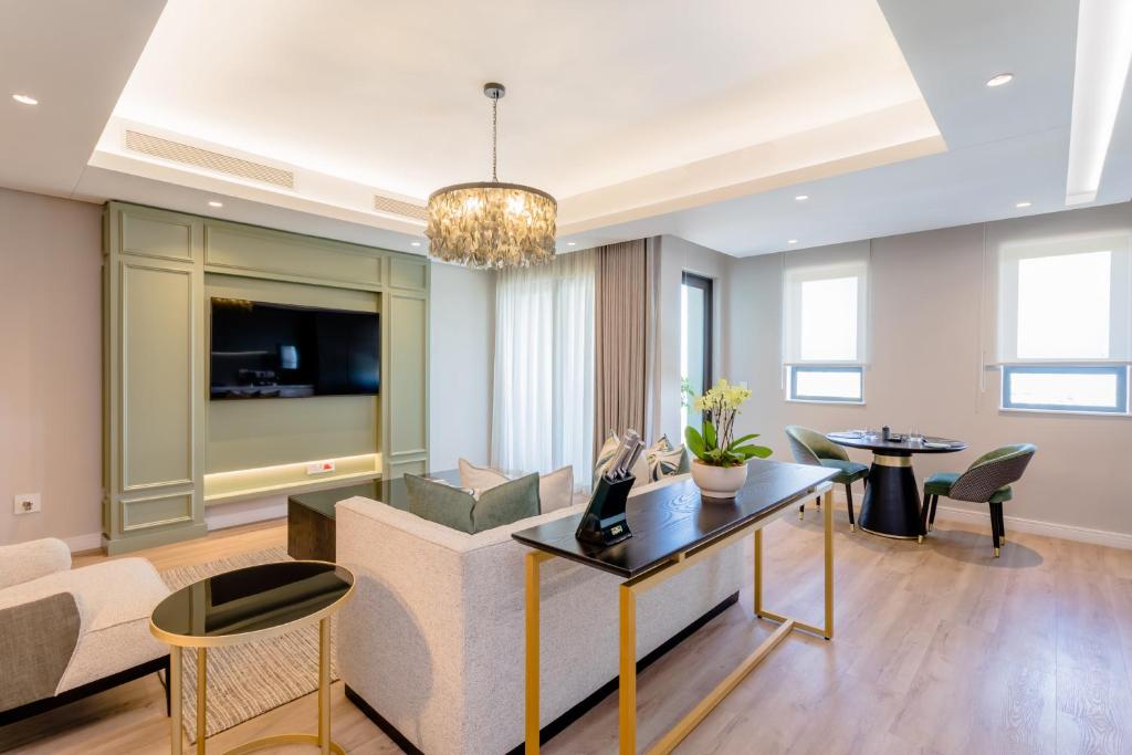 Superior One-Bedroom Apartment