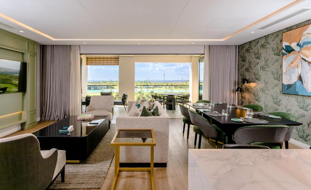 Two-Bedroom Apartment with Lake View
