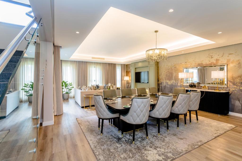 Four-Room Apartment