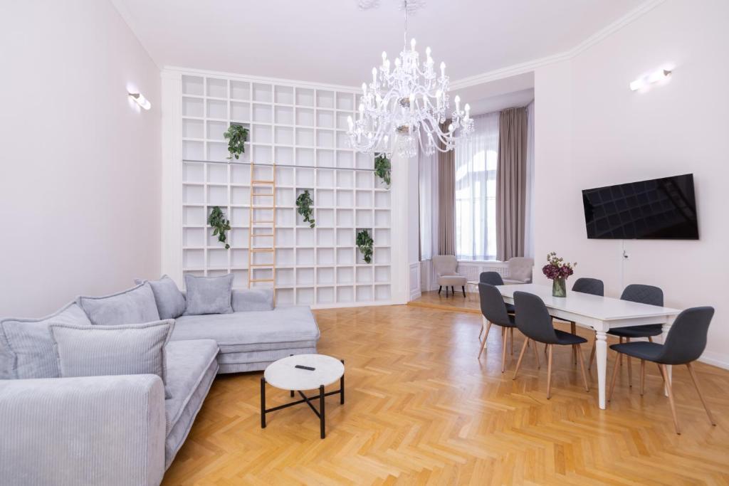 City Hotel Matyas - Resim 40