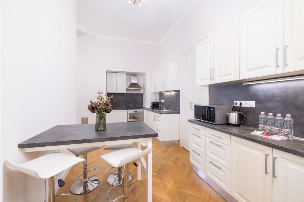 City Hotel Matyas - Resim 38