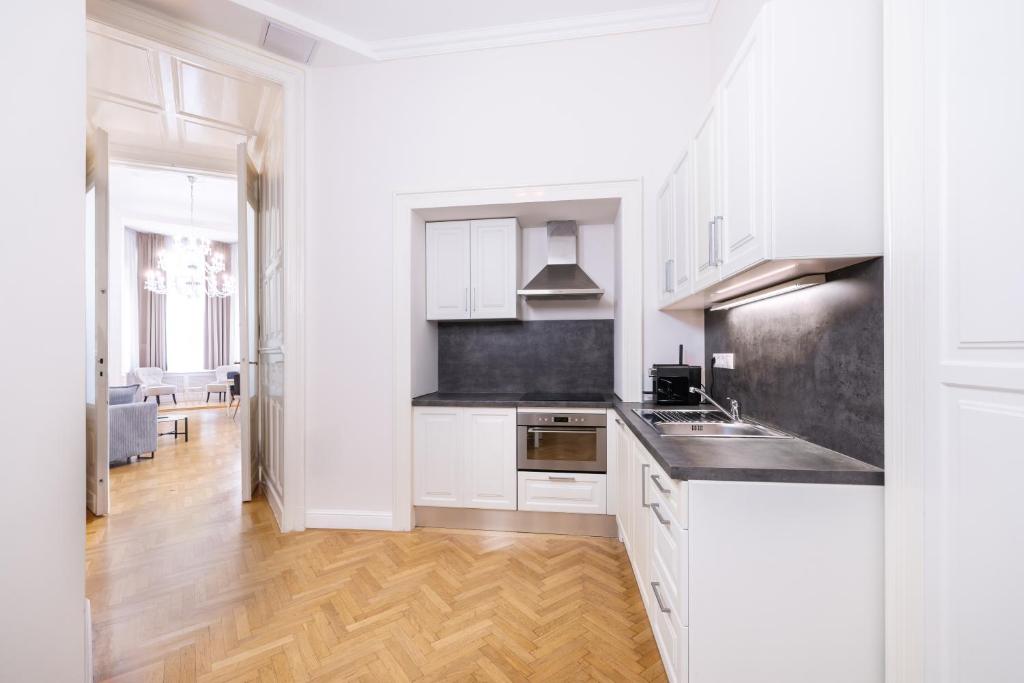 City Hotel Matyas - Resim 39