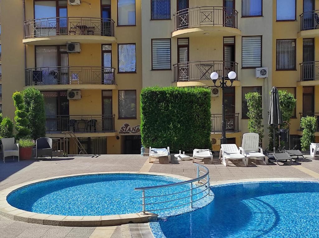 Casa Real Apartments