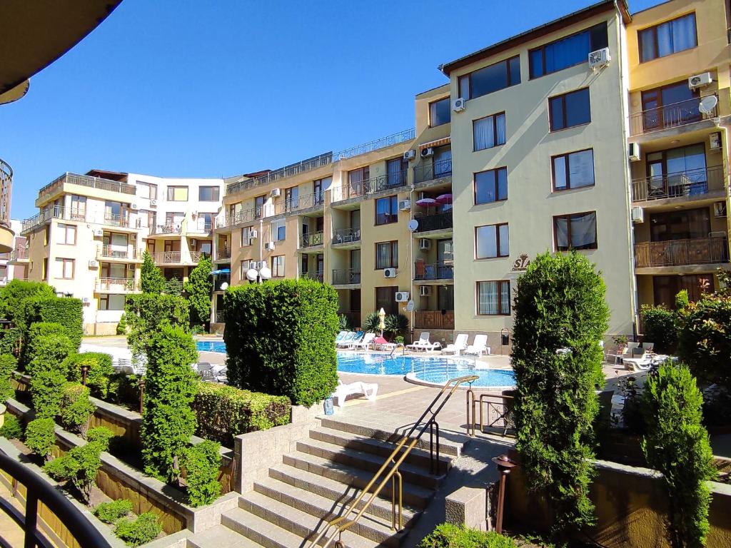 Casa Real Apartments