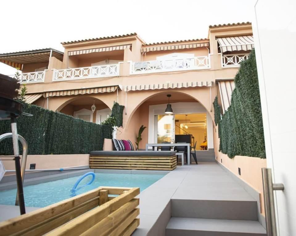 Bazén v ubytování Villa Vista Alegre private pool nebo v jeho okolí