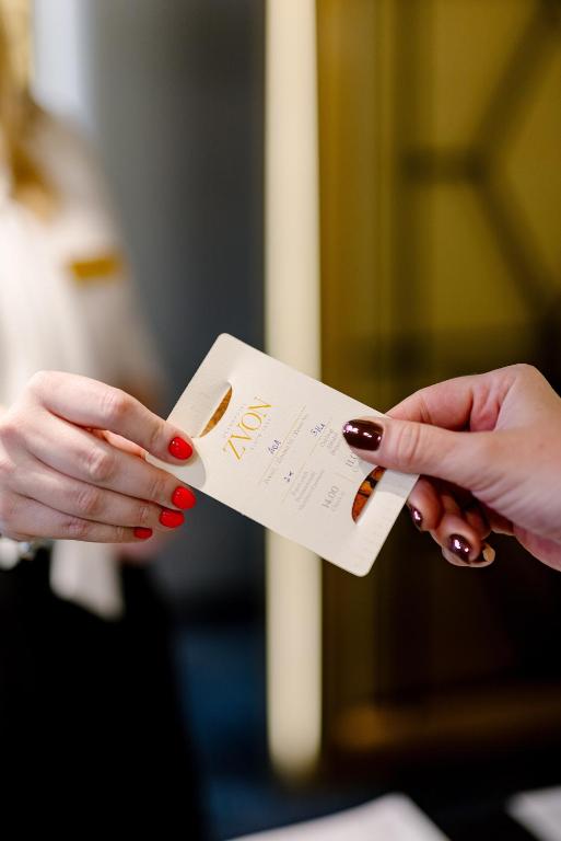 Grandhotel Zvon - Resim 4