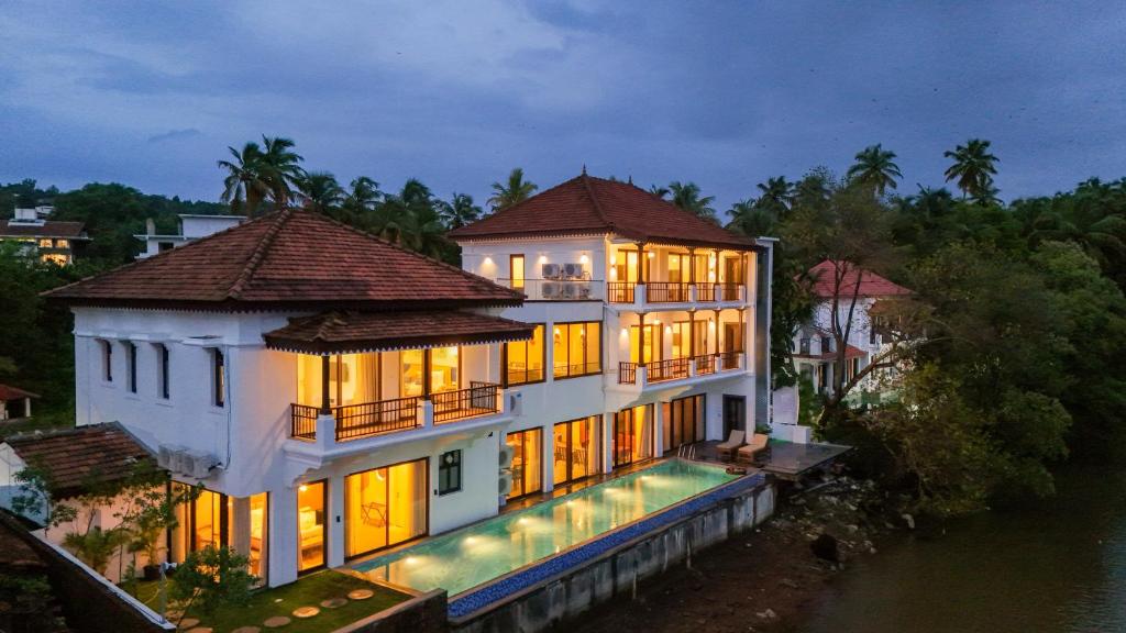 Fresh Look at Villa Fleuve 6 Bhk Riverfront Hideaway With Infinity Pool Bathtub