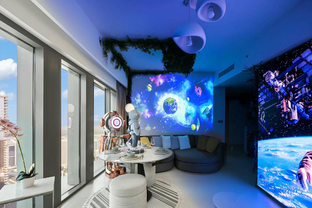 
Apartment with City View
