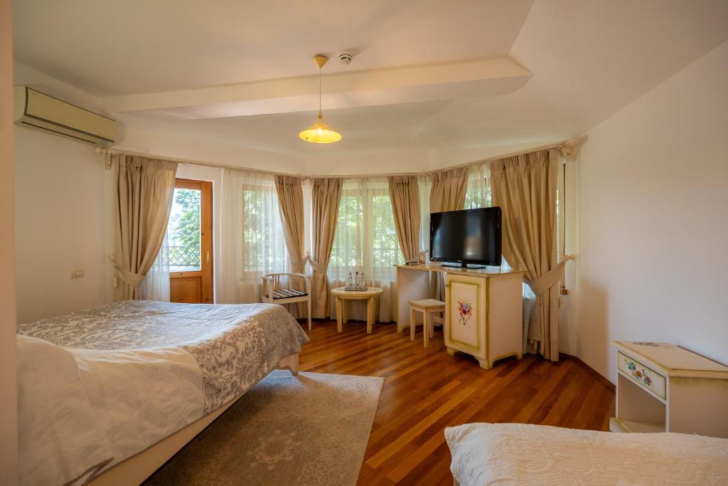 
Standard Triple Room upper floors no elevator
