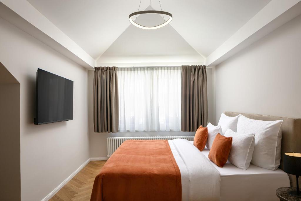 The Bridge Residence by Little King - 9