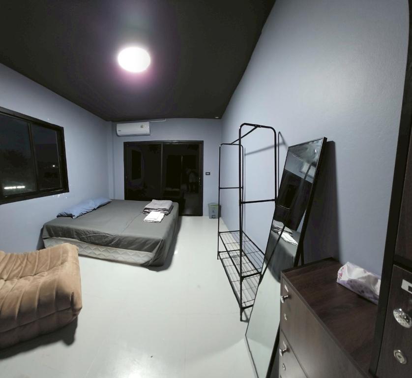 Postel nebo postele na pokoji v ubytování ILOFT Hostel Phuket