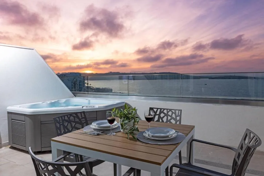 Ivory Suites Penthouse w hot tub by Homely!