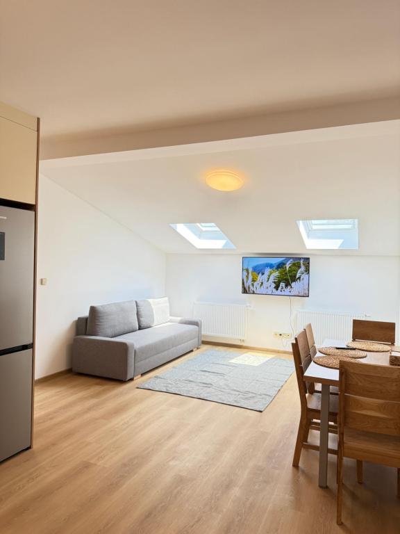 Parkside Apartments Prague - Семейная квартира с одной спальней