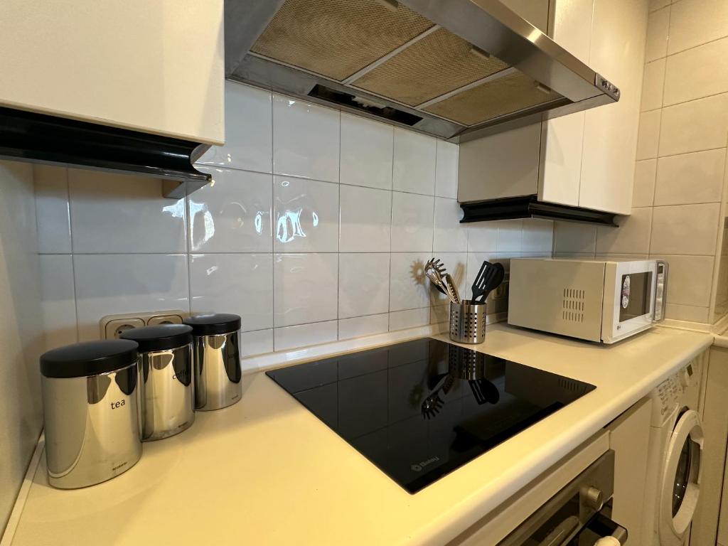 A kitchen or kitchenette at TopMarbella Marina Banus luxurious apartment, Sea and mountain views