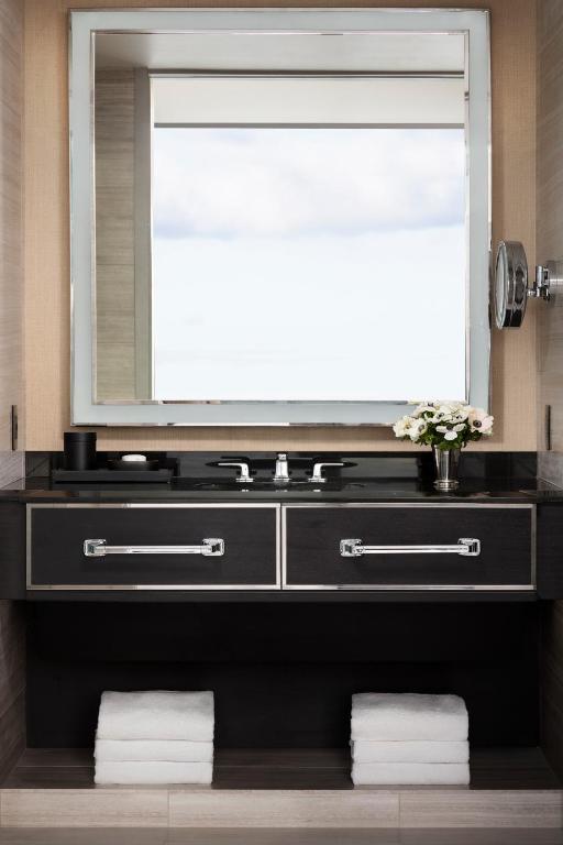 Four Seasons Hotel One Dalton Street, Boston - 