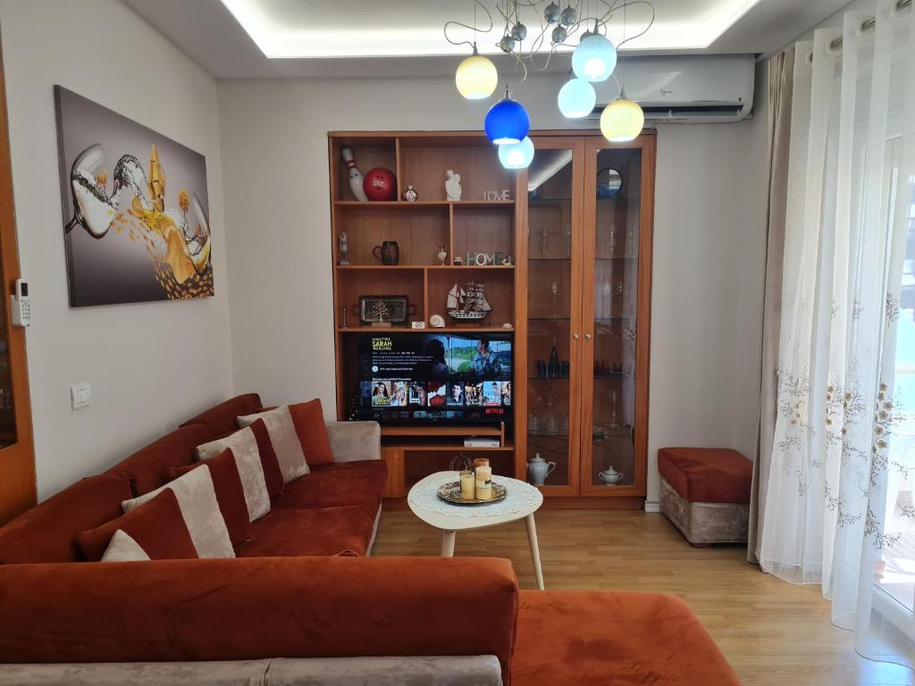 Sara-El Seaside Apartment Durres的休息区