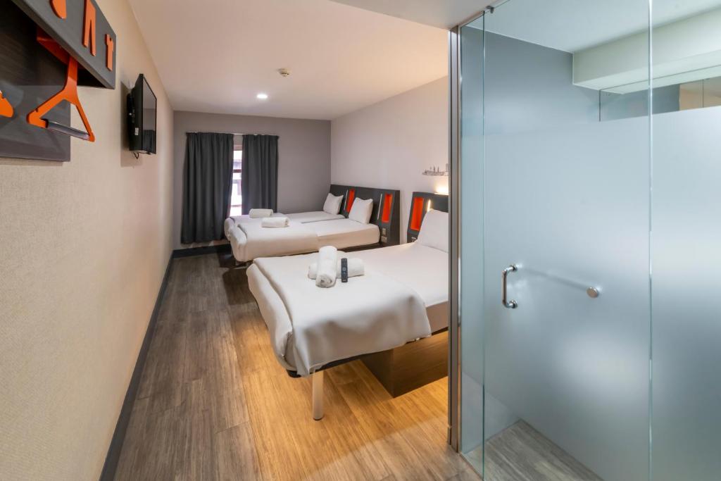 easyHotel Leeds - Resim 26