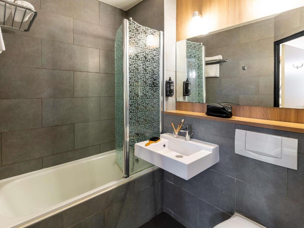 Koupelna v ubytování ibis styles Brive Ouest
