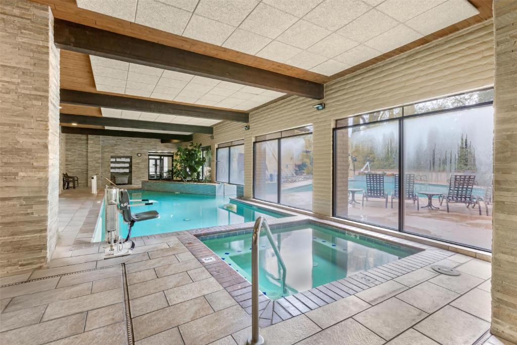 Best Western Plus Arroyo Roble Hotel & Creekside Villas photo