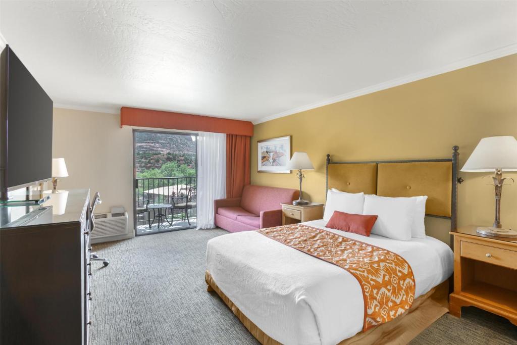 Best Western Plus Arroyo Roble Hotel & Creekside Villas - クイーンルーム バリアフリー 禁煙