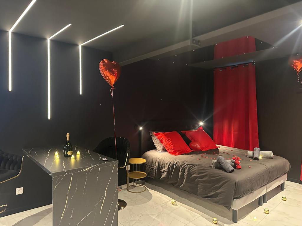 Khu vực ghế ngồi tại Appartement de luxe avec jacuzzi dans le centre de Macon