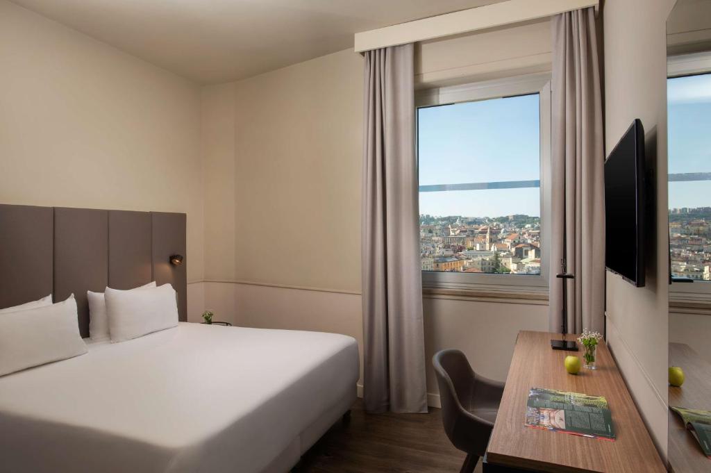 
Family Triple Room with City View 
