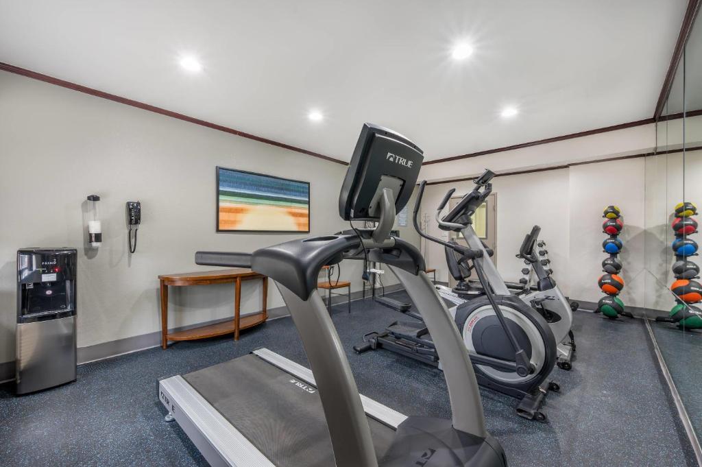 Fitness centrum a/nebo fitness zařízení v ubytování Sleep Inn
