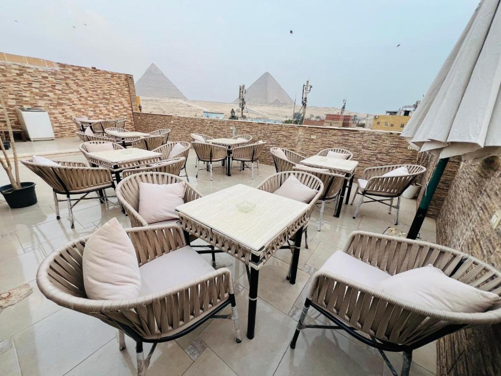 Fotografie z fotogalerie ubytování Royal Scarab Pyramids Hotel v Káhiře
