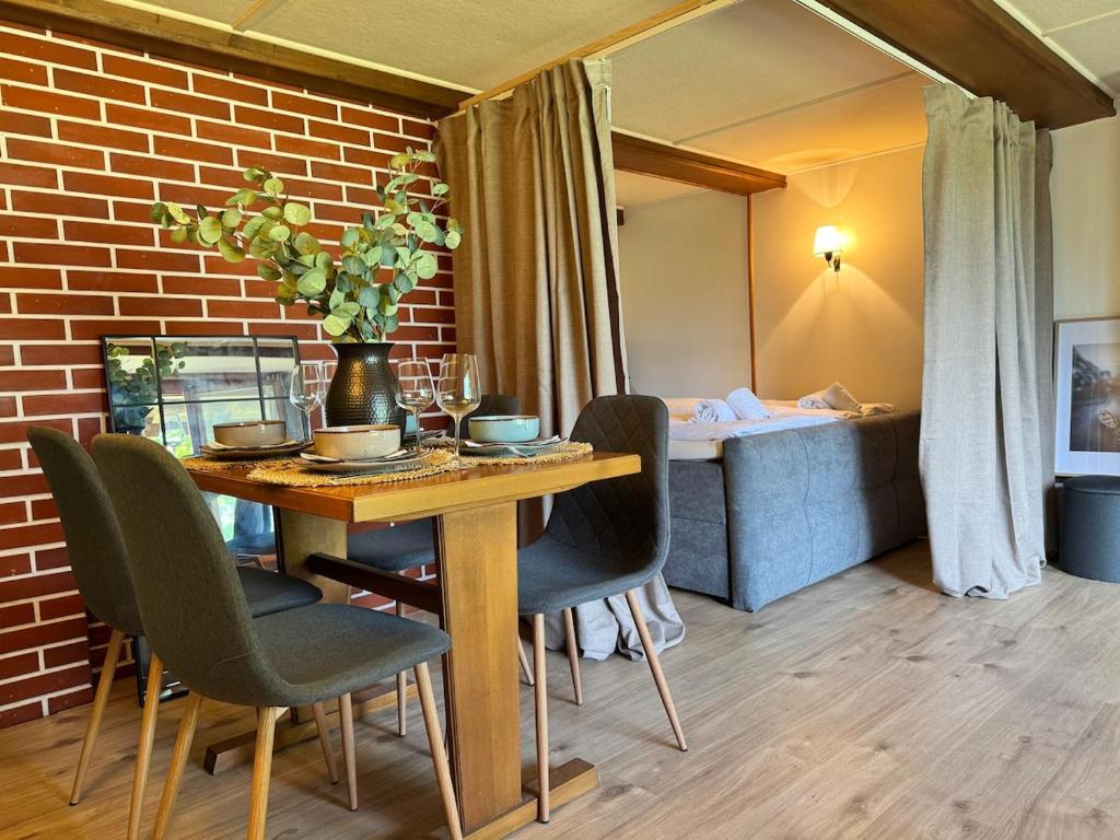 River 1-Kissed Retreat with Iconic Jungfraujoch View - Resim 8