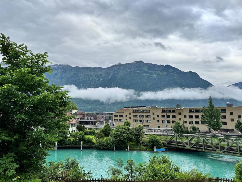 River 1-Kissed Retreat with Iconic Jungfraujoch View - Resim 13