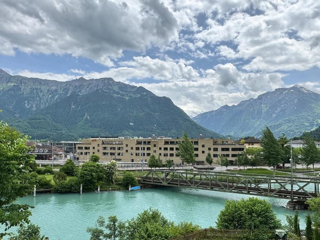 River 1-Kissed Retreat with Iconic Jungfraujoch View - Resim 29
