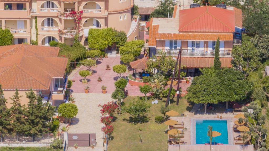 Bazén v ubytovaní Filoxenia Luxury Studios & Apartments alebo v jeho blízkosti
