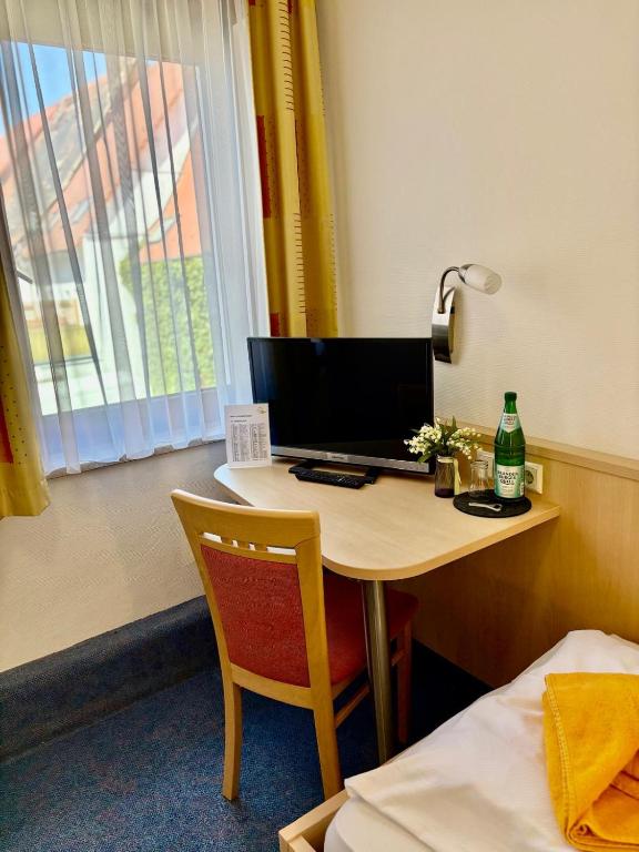 Hotel Goldener Adler - Standard Single Room With Shower