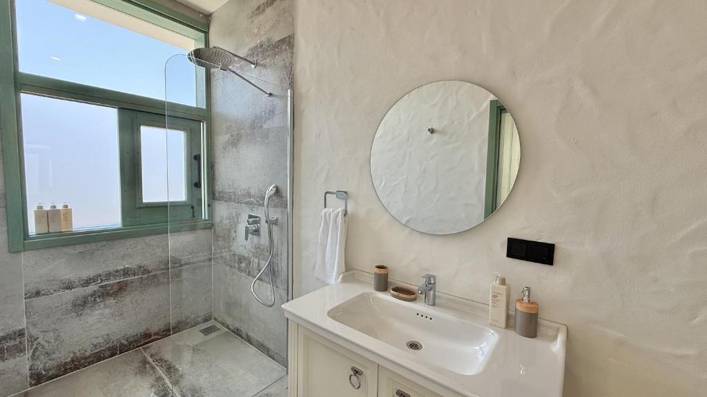 A bathroom at Seaview Faralya
