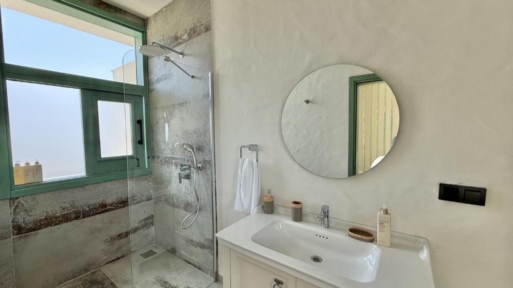 A bathroom at Seaview Faralya