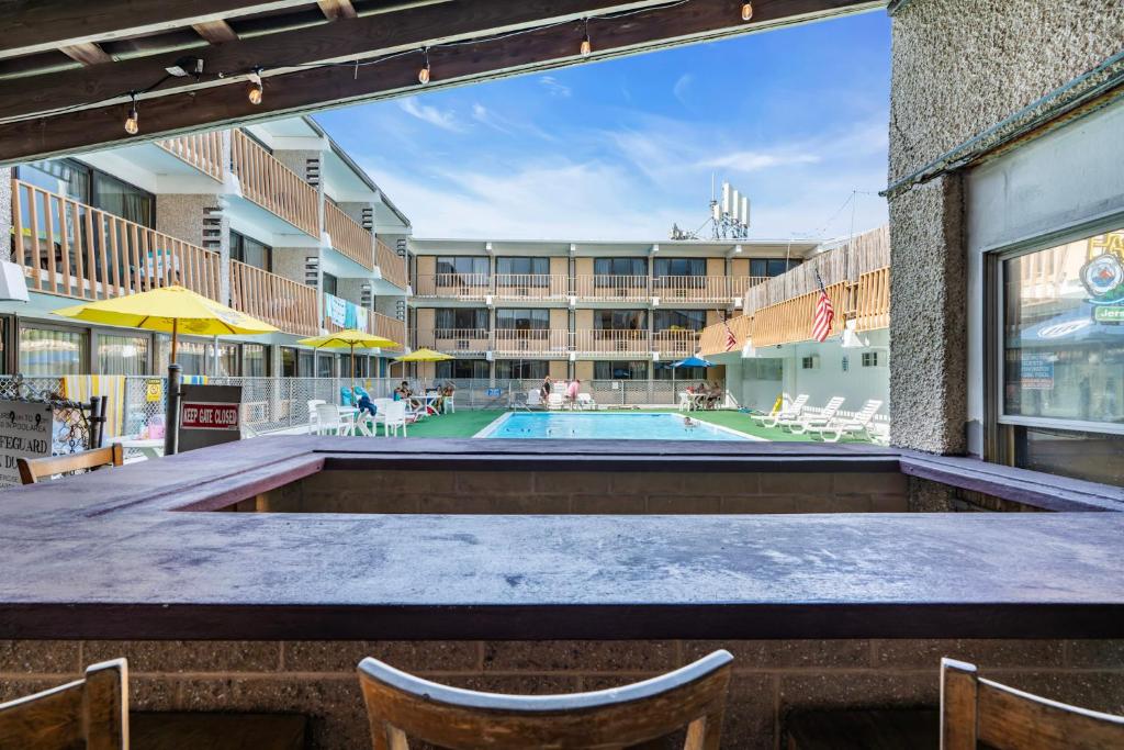 Bazén v ubytování Aztec Ocean Resort nebo v jeho okolí