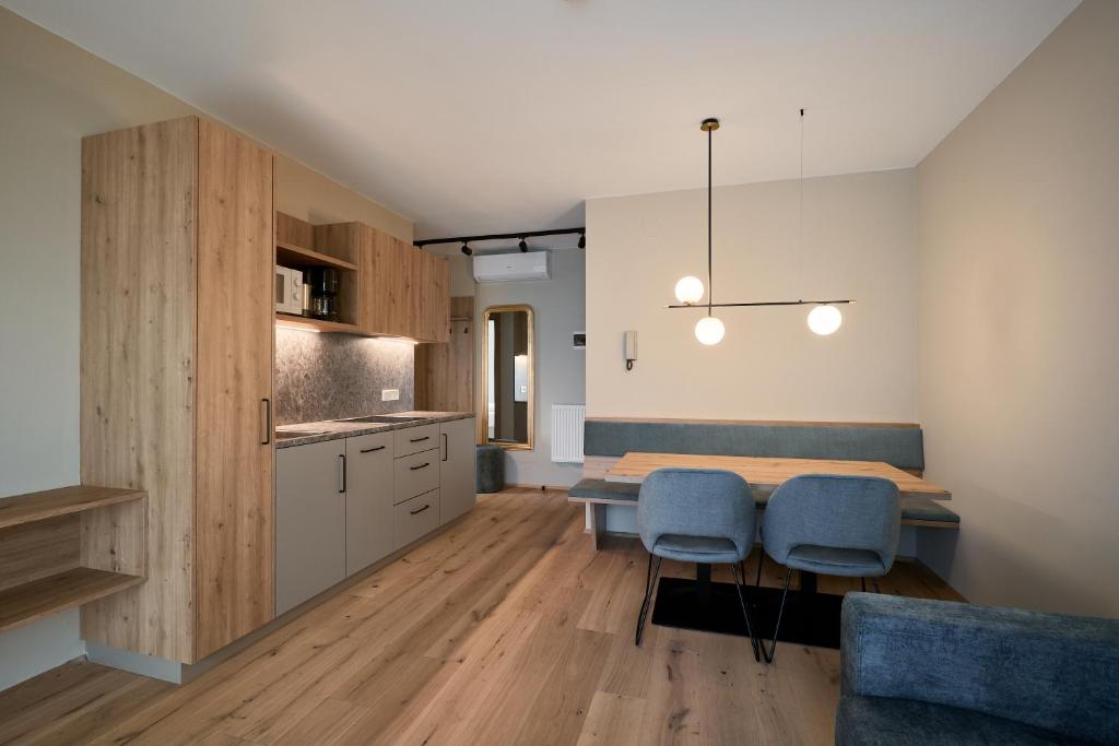 Art Residence Josefshof - 山景一卧室公寓 - 带阳台