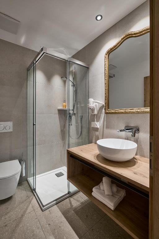 Art Residence Josefshof - Two-Bedroom Apartment With Balcony