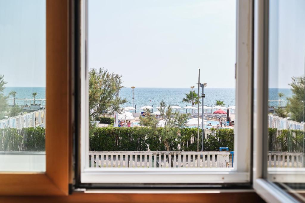 Nespecifikovaný výhled na moře nebo výhled na moře při pohledu z hotelu