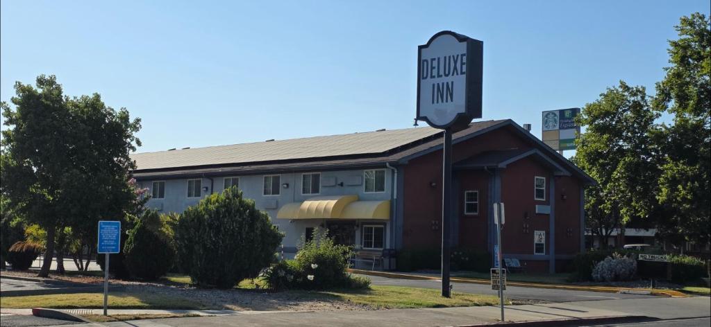 Gallery image of Deluxe Inn Willows On I-5 in Willows