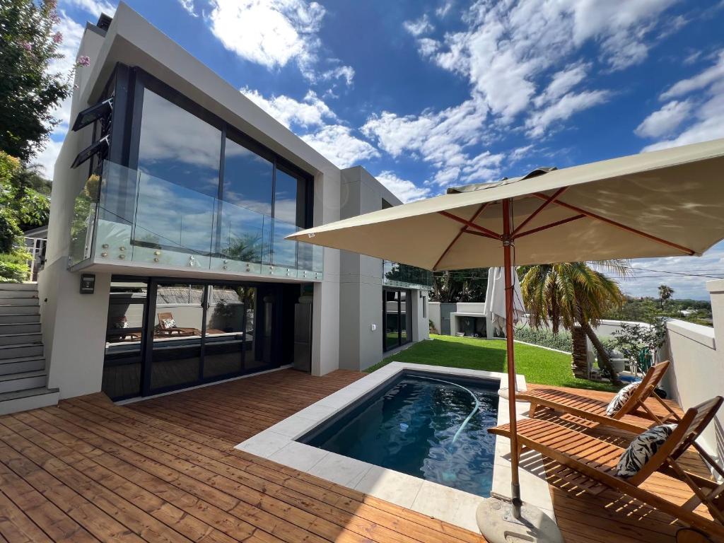 Bazén v ubytování Villa Victoria nebo v jeho okolí