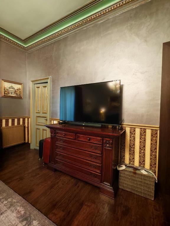 Nostalgia Old City Bucharest - Resim 4