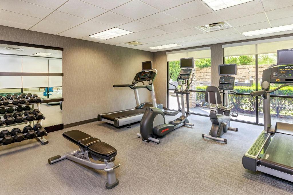 Fitness centrum a/nebo fitness zařízení v ubytování Courtyard by Marriott Oneonta